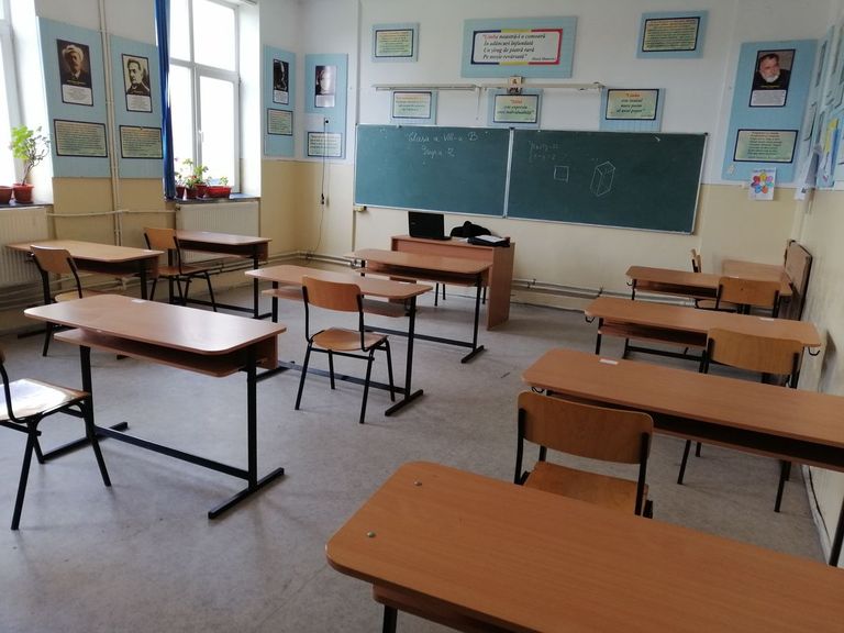 Profesori atraşi de pensiile mai mari