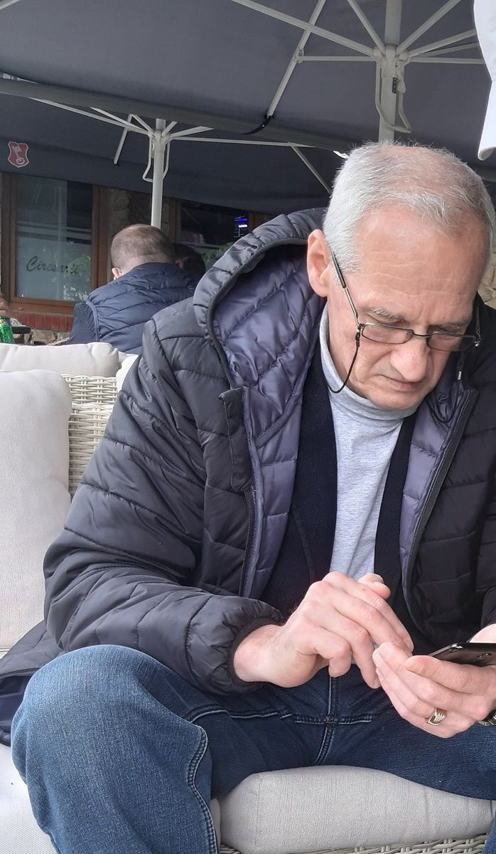 Doliu în învăţământul botoşănean. Fostul director al Şcolii 13 a trecut la cele veşnice