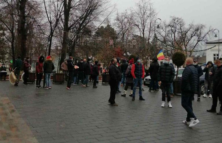 Protest la Dorohoi pentru obiceiuri de sărbători (video)