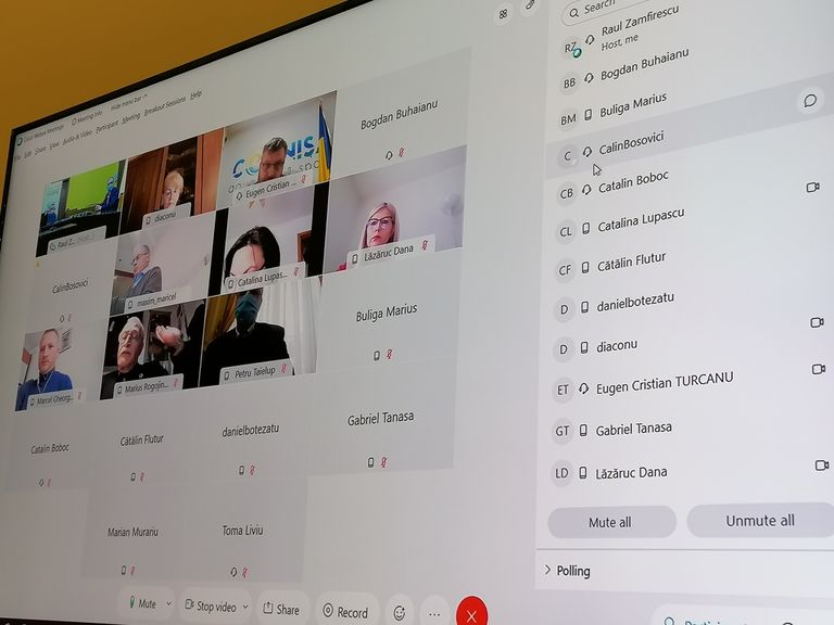 Petiţie online pentru blocarea proiectului vizând reducerea valorii burselor elevilor