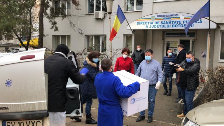 Primele doze de vaccin anti-Covid au ajuns la Botoşani (video)