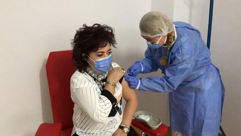 A început vaccinarea cu a doua doză de vaccin. Peste 5500 de vaccinaţi în prima etapă (video)