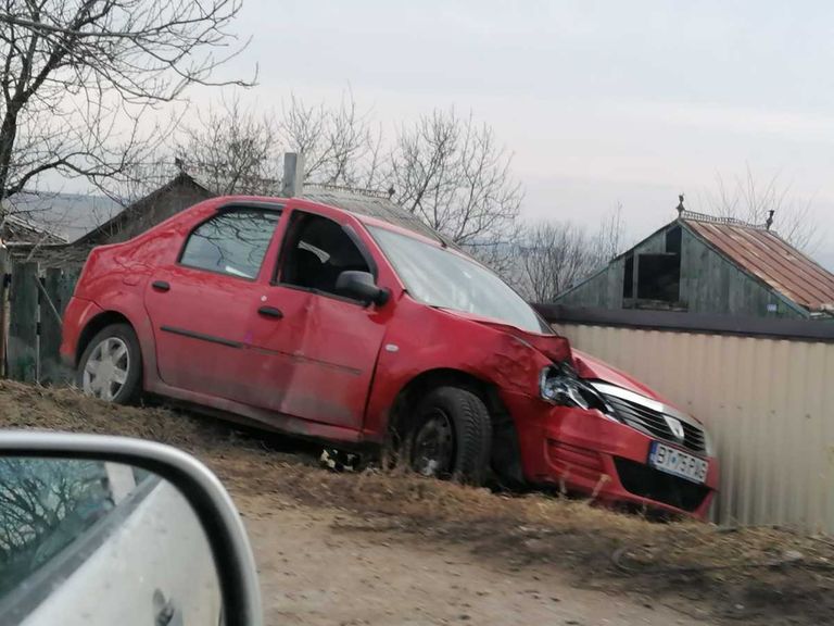 Maşini avariate după accidente bizare