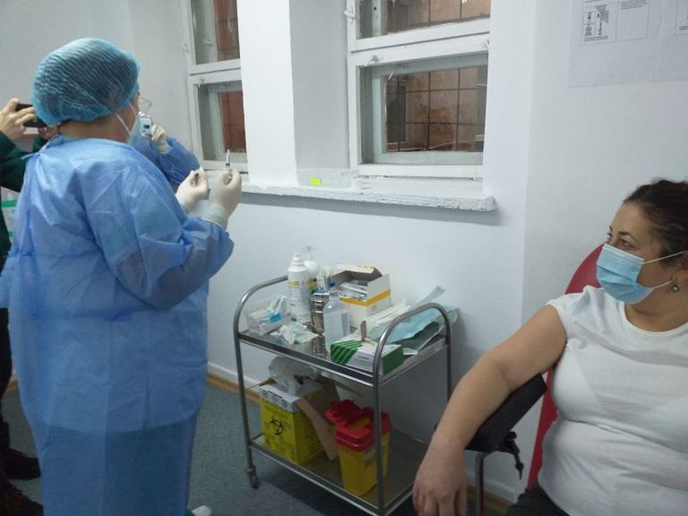 Vaccinarea cu AstraZeneca va continua