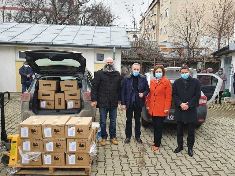 IŞJ a distribuit astăzi în şcoli peste 3000 de tablete