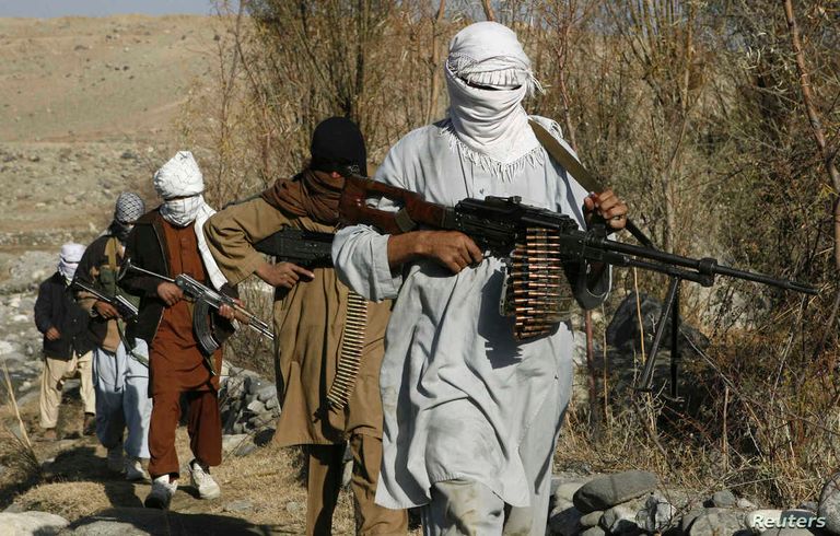 Școala altfel: 30 de talibani s-au aruncat în aer în timp ce învățau să facă bombe