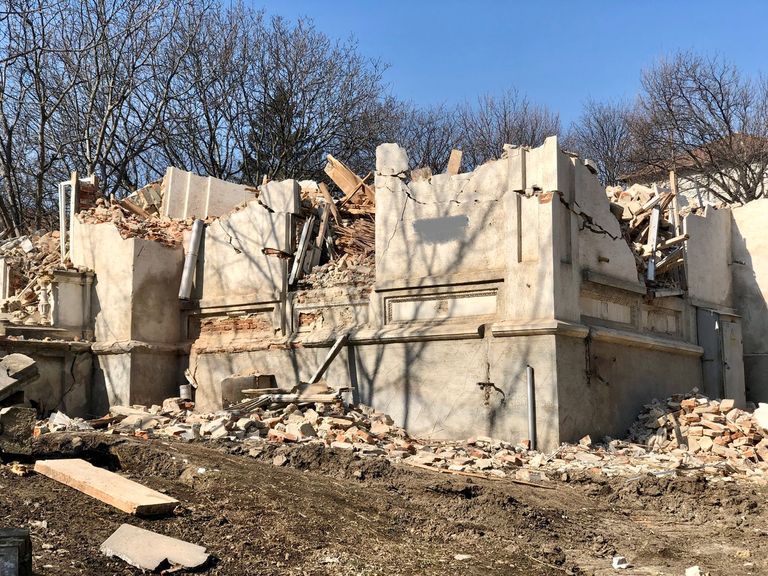 Amendă după demolarea unei clădiri pe Bulevard