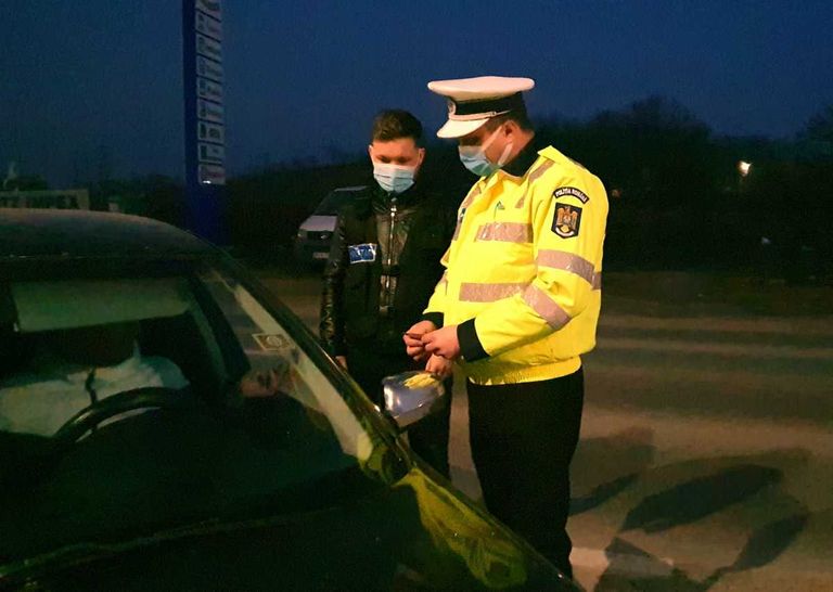 Peste 100 de amenzi date de polițiști din cauza Covid