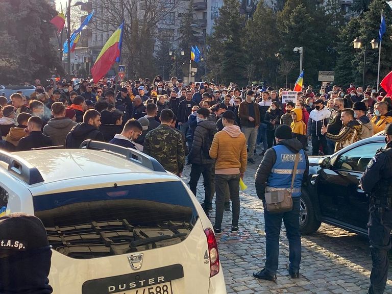 Zeci de amenzi după protestul de luni. Organizatorul protestului va fi sancționat și el