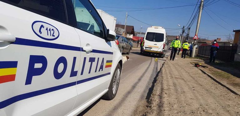 Femeie rănită într-un microbuz de călători