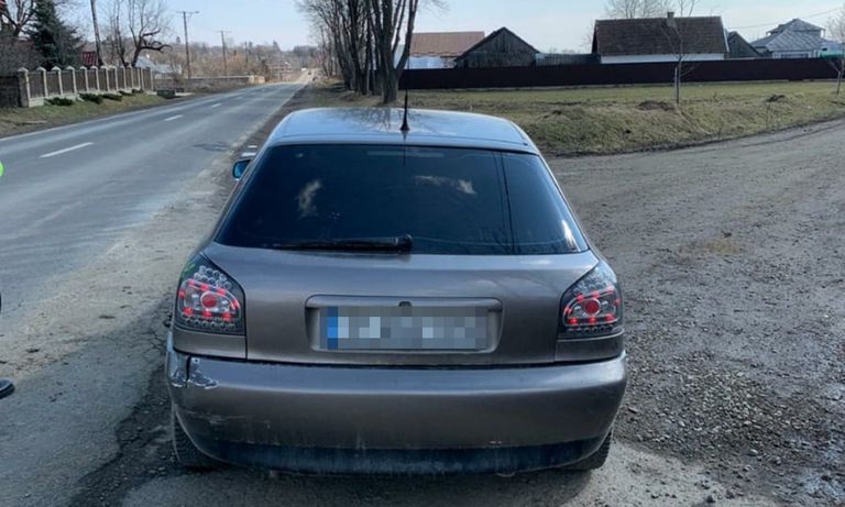 Audi suspect depistat în trafic