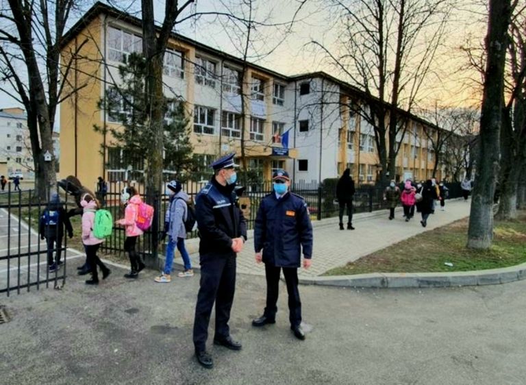 Acțiune a polițiștilor din cadrul Biroului Siguranță Școlară
