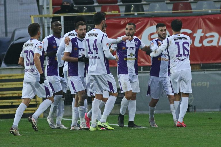 „Vulturii” câștigă în „Groapă” și amenință locul de play-off al FC Botoșani » Rezultatele complete ale rundei 27 din Liga 1!