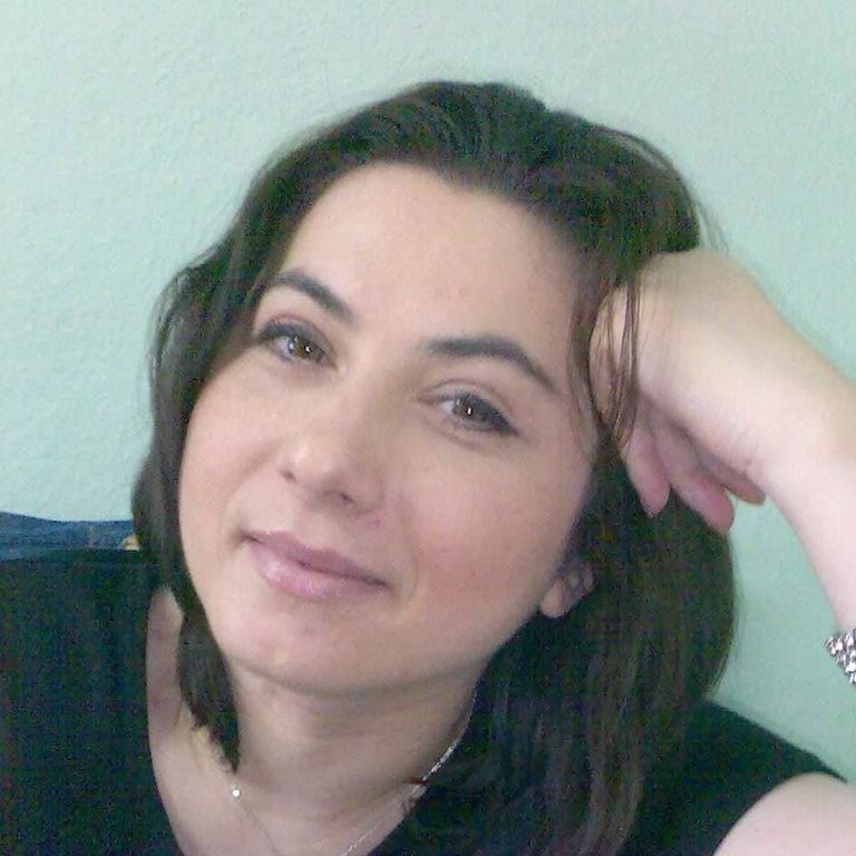 O tânără mamă are nevoie de ajutorul celor care cred că faptele bune fac minuni