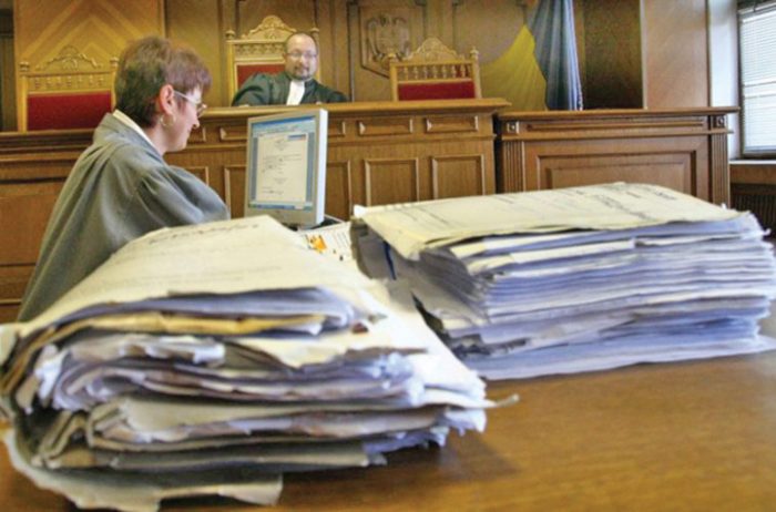 „Fabrica de permise” de la Suceava va fi judecată de magistrații botoșăneni. Dosarul DNA va ajunge la Tribunalul Botoșani