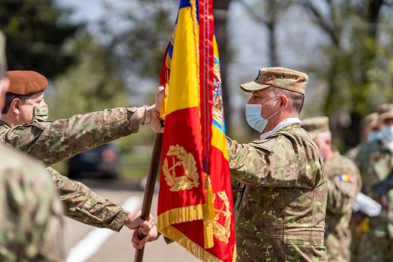 Avansat în grad, comandantul Garnizoanei Militare Botoșani a spus adio carierei militare (video)