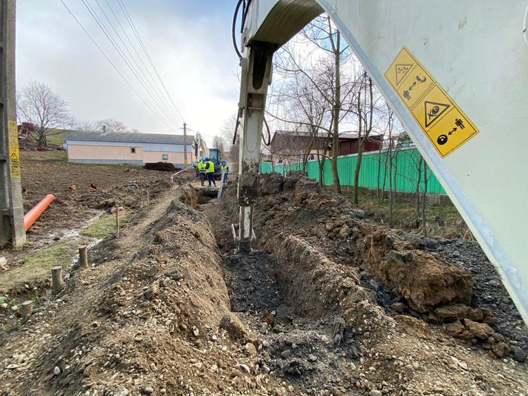În stare critică după un accident de muncă (video)