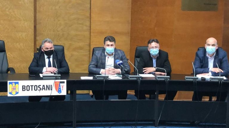 Municipiul Botoşani, cuprins în cel mai mare focar de pestă porcină din judeţ înainte de Paşte (video)