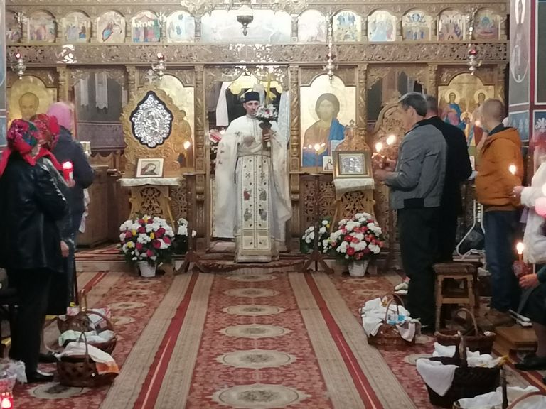 Preot Cornel Aniţulesei – “Întreaga creaţie a lui Dumnezeu a participat la Învierea Mântuitorului Iisus Hristos”