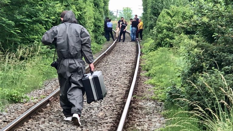 Bătrână dispărută, găsită moartă lângă calea ferată (video)
