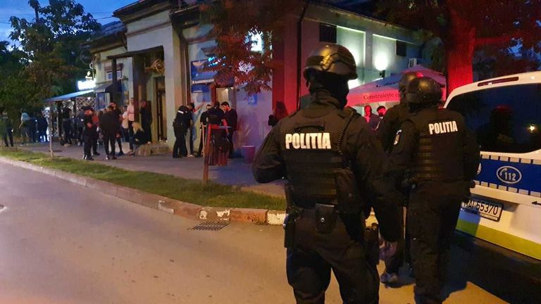 Tânăr prins cu droguri în Botoșani. Zeci de sancțiuni aplicate după controalele polițiștilor