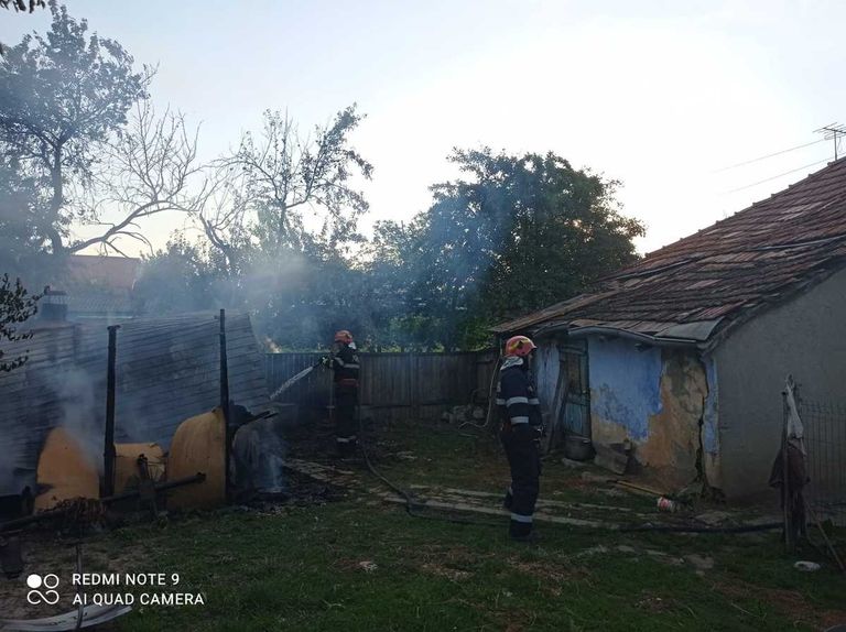 Dezastru provocat de un jar căzut din sobă