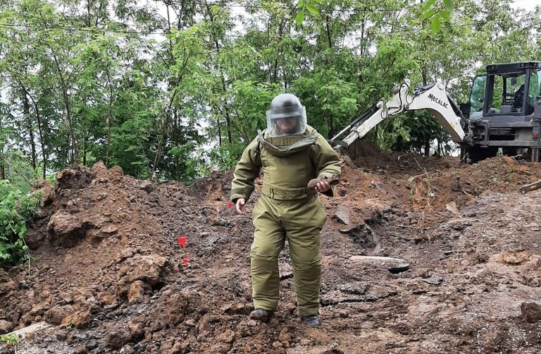 Bombă de aruncător găsită la Tudora. Este a cincea descoperită luna aceasta
