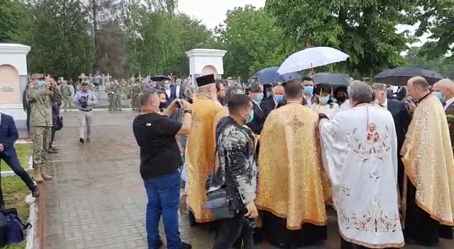 Ceremonial religios in ploaie