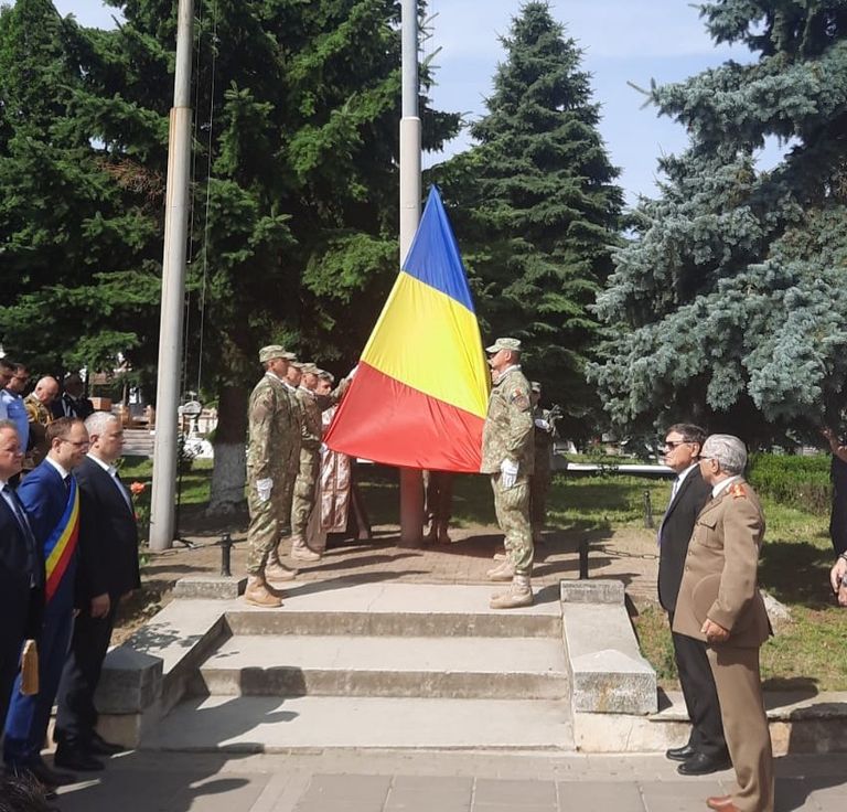 Drapelul național sărbătorit fără restricții. Prima defilare militară din pandemie (VIDEO)