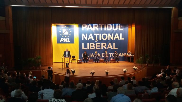 Bătălie în doi pentru șefia organizației județene PNL Botoșani