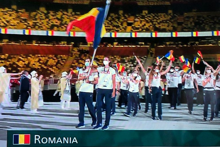 O botoșăneancă a purtat drapelul României la Tokyo