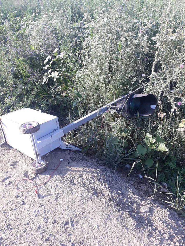 Exemplu de civilizație – semafoare vandalizate pe drumul de la Prăjeni