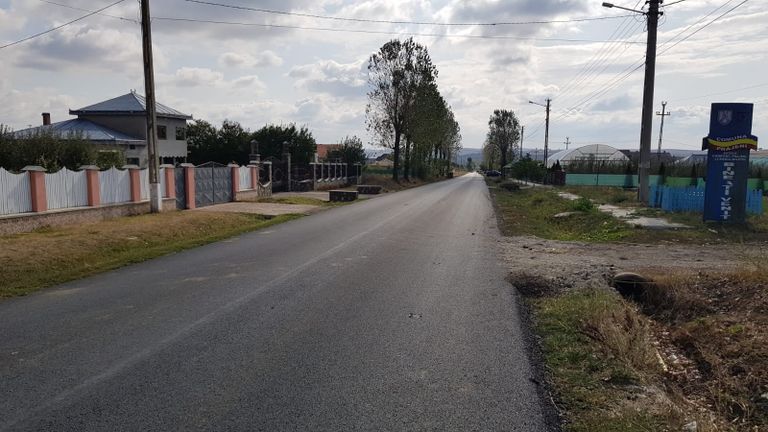 Două cioturi de drum au fost finalizate. Motive de laudă pentru oficialii CJ (VIDEO)