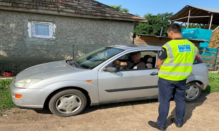Tânăr cercetat pentru conducerea unui autovehicul fără permis
