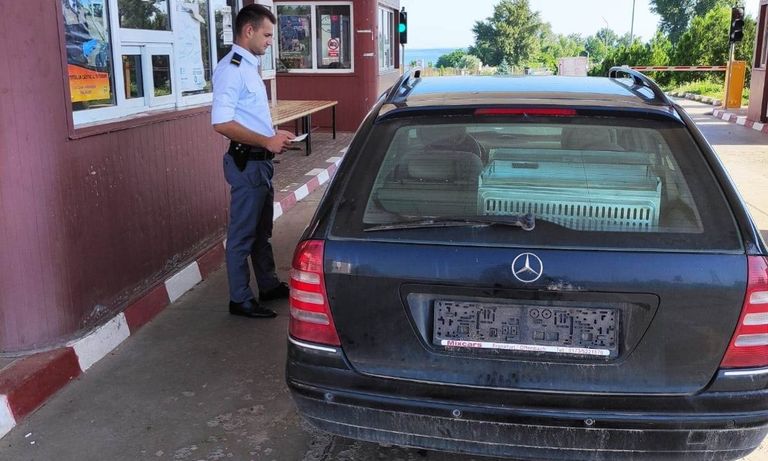 Mercedes cu probleme descoperit în Punctul de Trecere a Frontierei Stânca