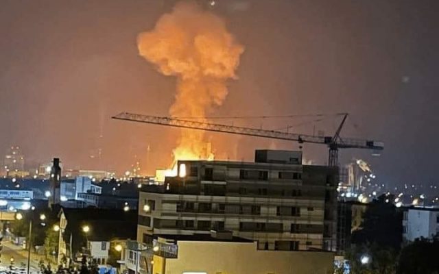 Explozie, urmată de un incendiu puternic la Combinatul chimic Azomureș