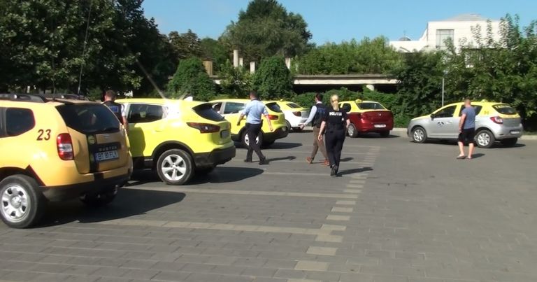 Taximetriștii din Dorohoi au fost luați la bani mărunți. Amenzi de 60.000 de lei și bani confiscați