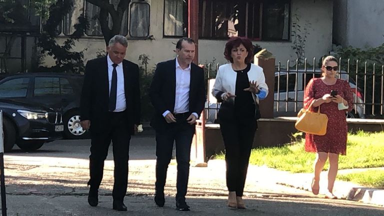 Premierul Cîţu a vizitat Centrul de vaccinare de la Gheorghe Asachi (video)