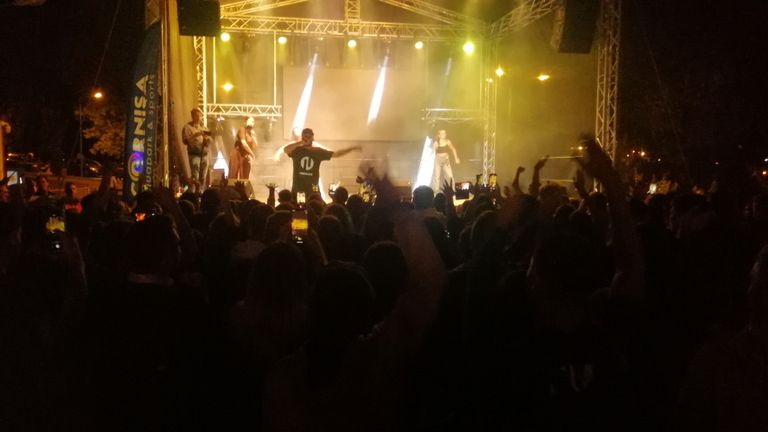 MONITORUL VIDEO: NICK, „ȘEF” la Cornișa: „Eu răspund…de asta am venit…Cântăm, ne distrăm…să ne SINTEM beton!”