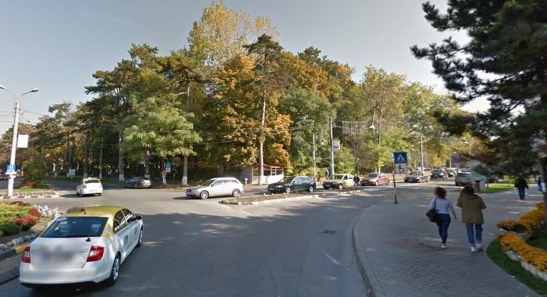 Șofer imobilizat de trecători. Era beat și intenționa să fugă de la locul accidentului