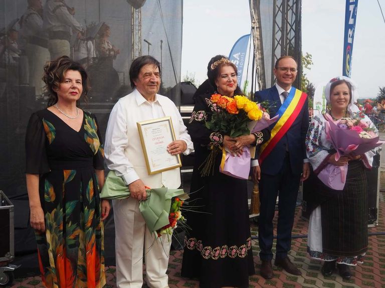 Trei îndrăgiţi artişti au primit titlul de Cetăţean de Onoare al Municipiului Botoşani
