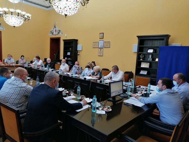 Luptă politică în CL de la finanţările nerambursabile