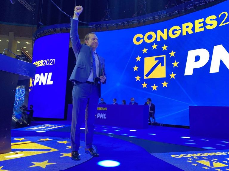 Premierul Florin Cîțu este noul președinte PNL. Vot cu scandal și huiduieli
