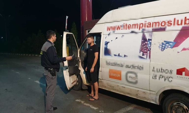 Documente false descoperite de polițiștii de frontieră