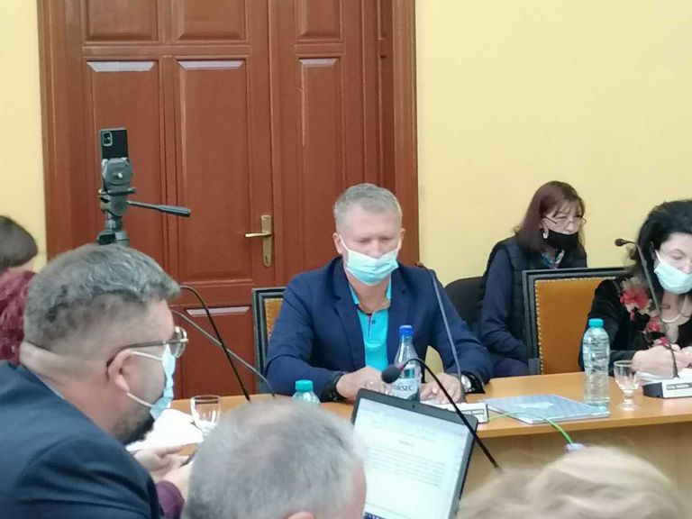 MONITORUL VIDEO: Problema iluminatului public readusă în atenţia aleşilor locali