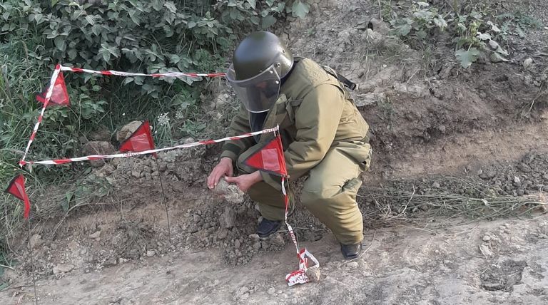 Bombă găsită pe drumul strategic. Au intervenit pirotehniștii ISU