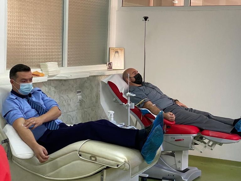 Polițiștii botoșăneni au donat sânge și plasmă pentru a-și ajuta semenii