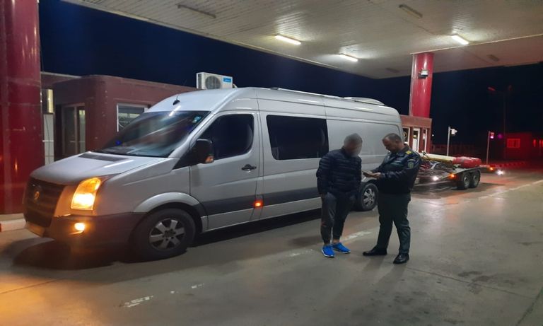 Șofer de ocazie taxat cu un dosar penal