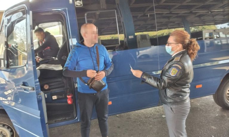 Carte de identitate falsă descoperită de polițiștii de frontieră