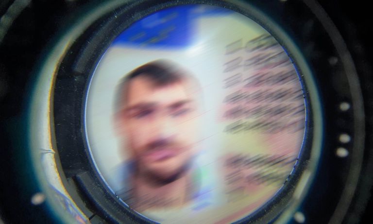 Permis de conducere fals cumpărat cu o mie de euro